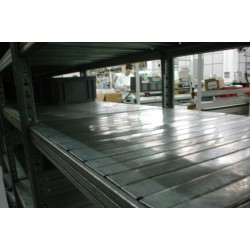 IDEALE PER  , PORTA , MATERIALI , MATERIE  PRIME PER REALIZZARE I PLANTARI ,NELLA REALIZZAZIONE , DI UN LABORATORIO ,